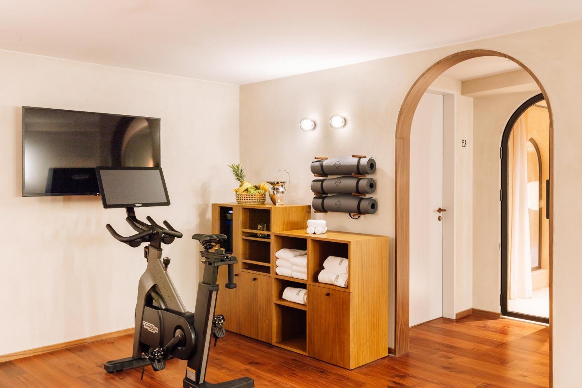 The Rebello Hotel & Spa - Small Luxury Hotels Of The World Vila Nova de Gaia Exteriér fotografie The gym at the Hotel