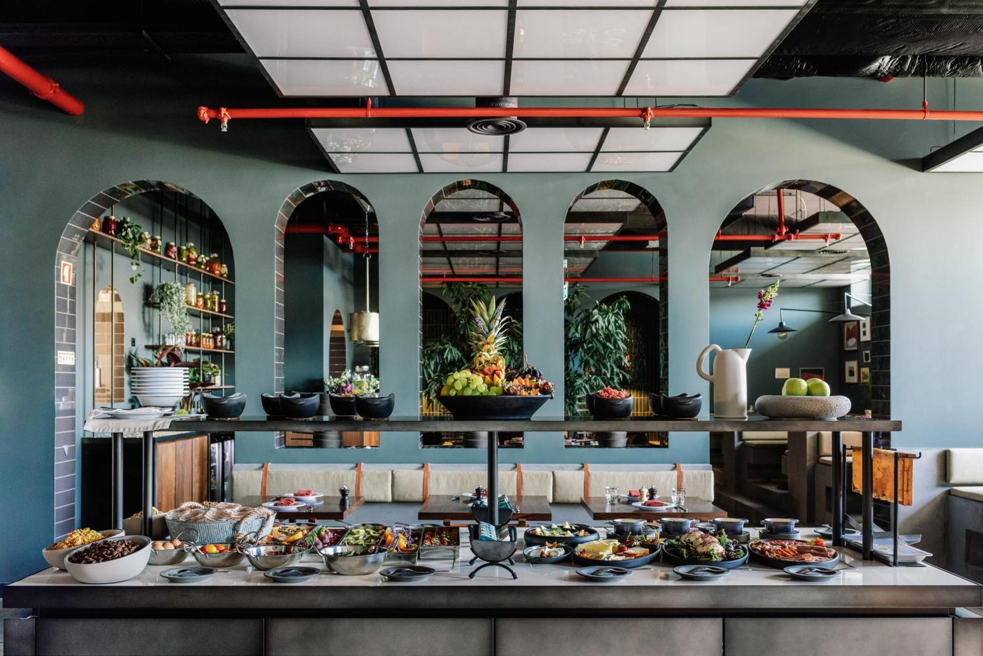 The Rebello Hotel & Spa - Small Luxury Hotels Of The World Vila Nova de Gaia Exteriér fotografie The kitchen at the restaurant